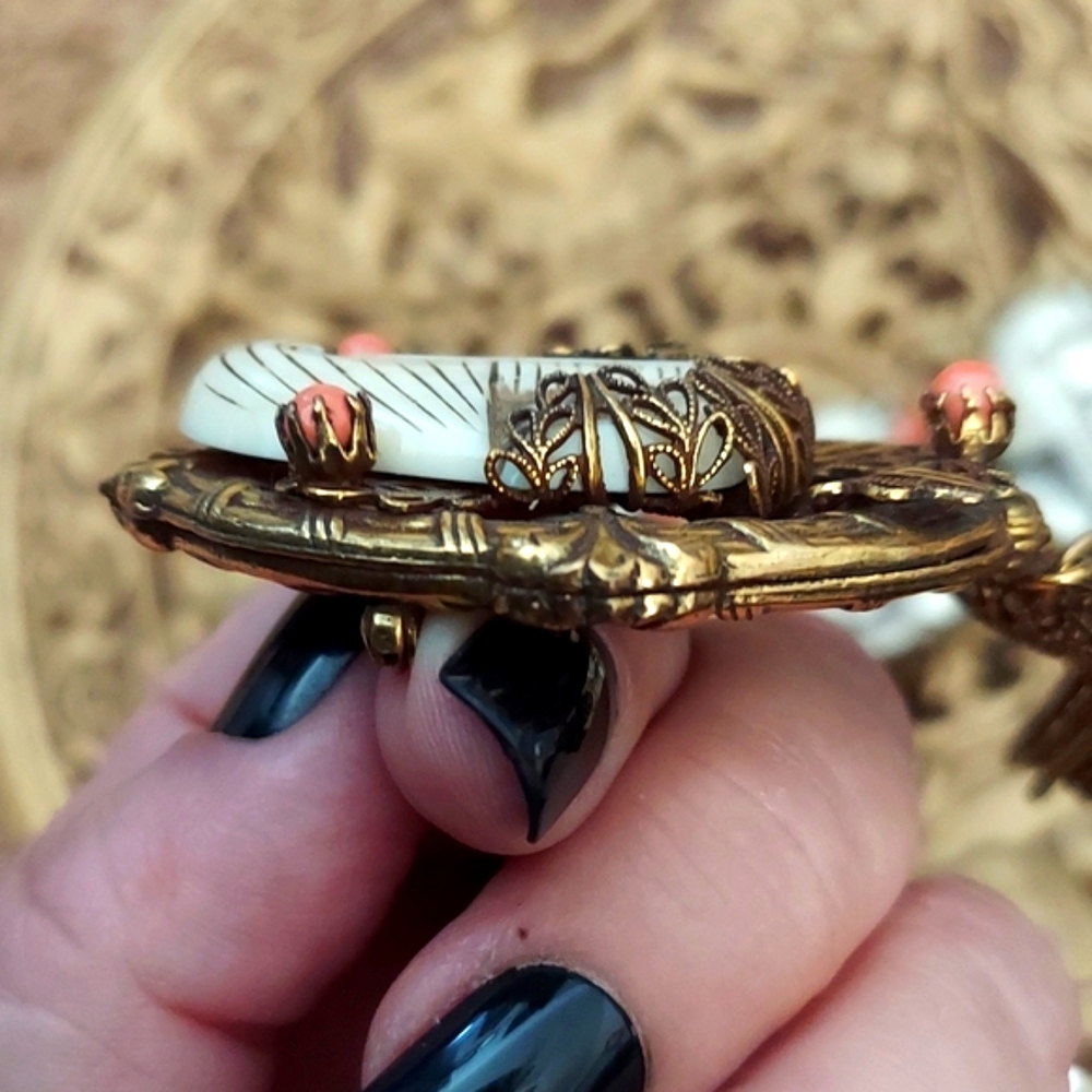 Selro Pharoah Egyptian Bracelet &Brooch Set - Picture 6 of 8